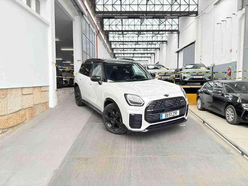 Branco Usado 2024 Mini John Cooper Works Countryman SUV | € 46.900 - Imagem 1/4