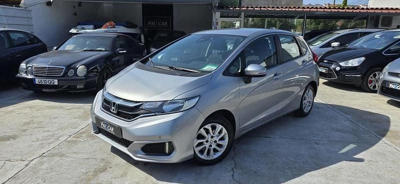 Cinza Usado 2018 Honda Jazz Comfort Citadino | € 15.990 (Preço justo) - Imagem 1/4