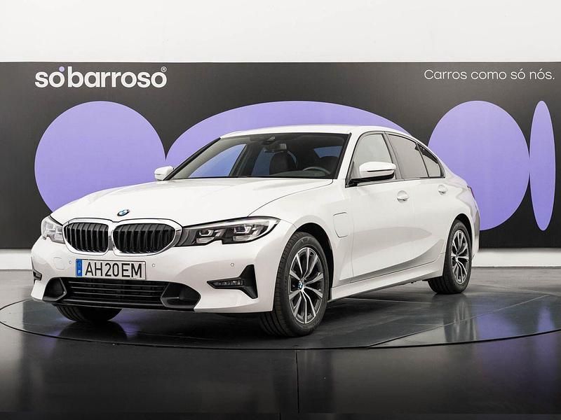 Branco Usado 2021 BMW 320 Sport Line Sedan | € 30.990 - Imagem 1/4