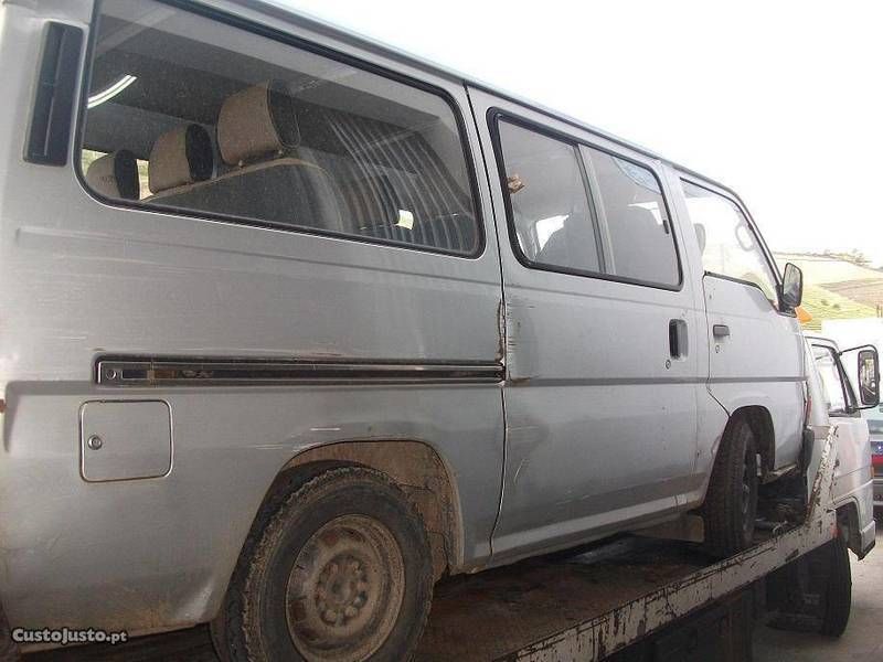 Nissan urvan e24