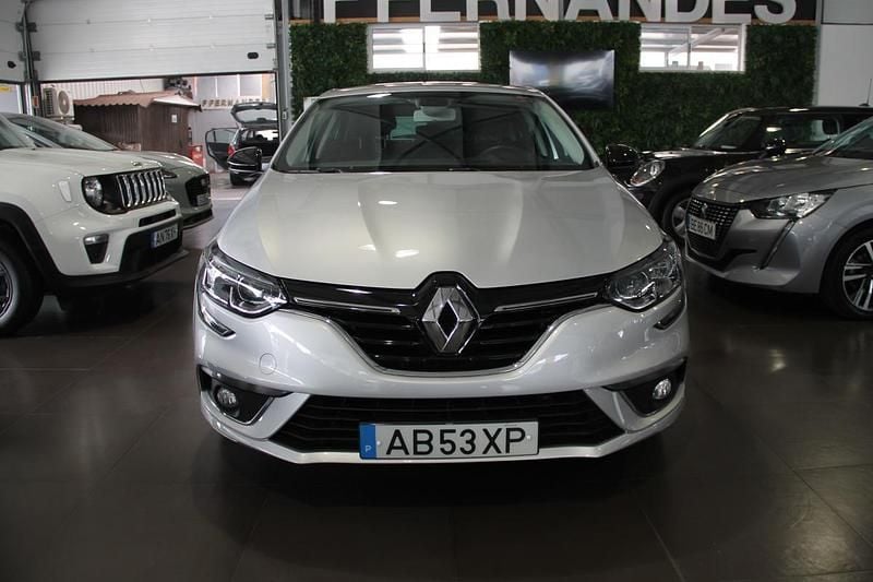 Cinzento Usado 2020 Renault Mégane IV | € 16.500 (Preço justo) - Imagem 1/4