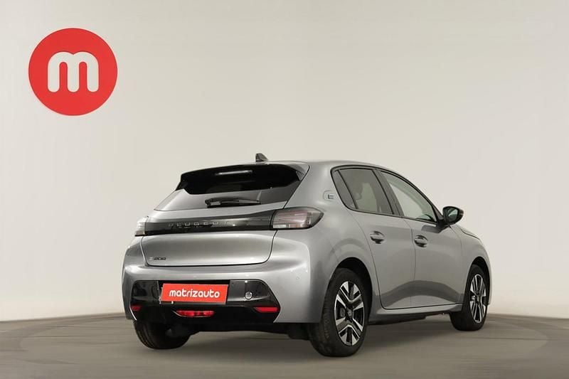 Usado Peugeot e-208 Allure 114 kW (156 HP) 2025 Citadino