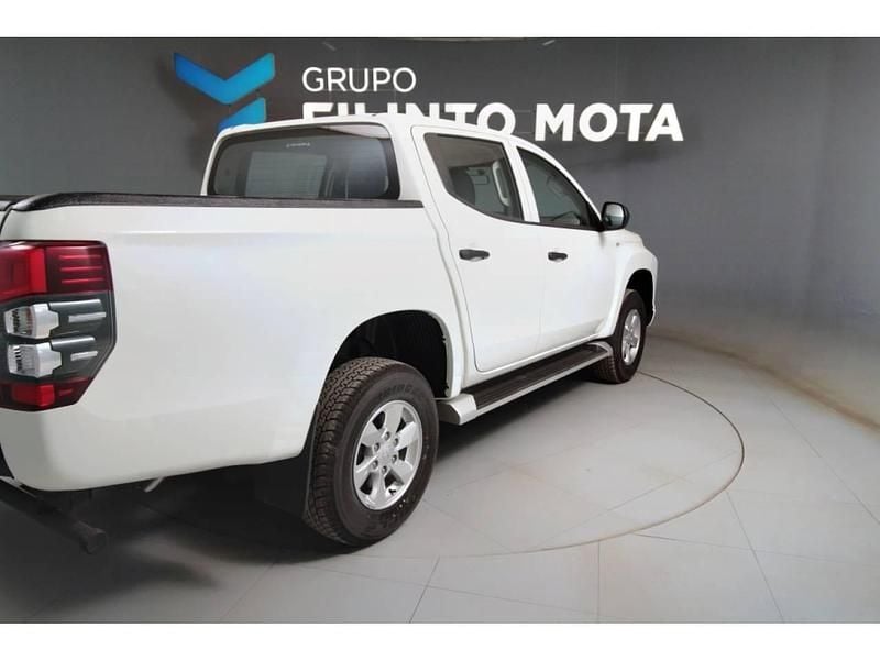 Usado Mitsubishi L200 Invite 154 HP (113 kW) 2022 Branco Pickup