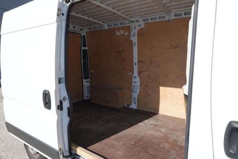 Usado Peugeot Boxer 140 HP (102 kW) 2021 Branco Van