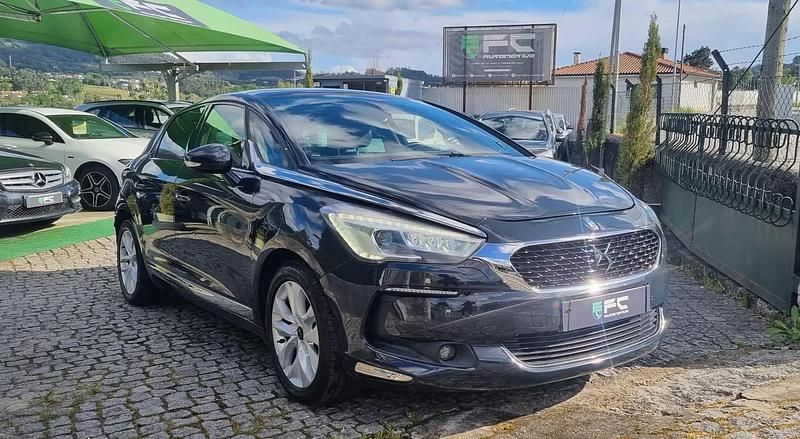 Cinza Usado 2015 DS Automobiles DS5 Sport Chic Citadino | € 12.250 (Preço justo) - Imagem 1/4