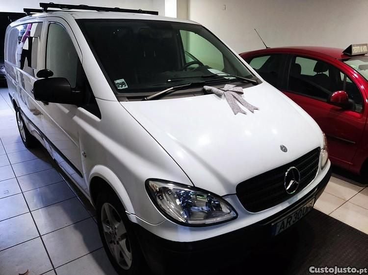 Branco Usado 2009 Mercedes Vito Van | € 8.950 - Imagem 1/1