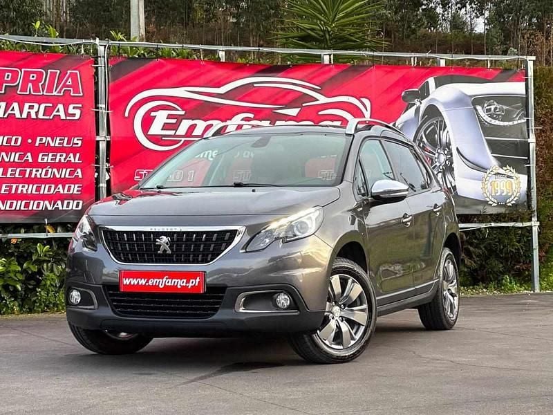 Cinza Usado 2018 Peugeot 2008 Style SUV | € 12.950 (Preço justo) - Imagem 1/4