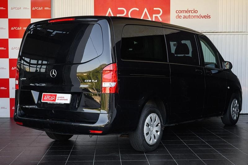 Usado Mercedes Vito 136 HP (100 kW) 2019 Preto Van