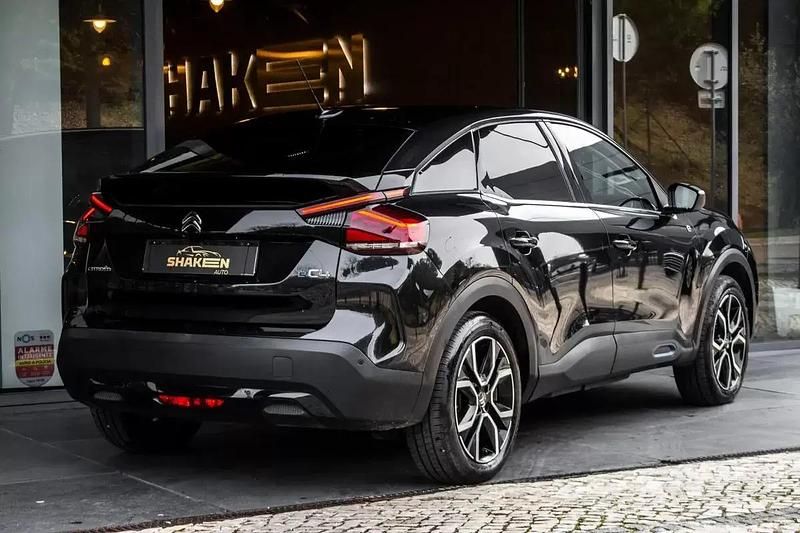 Usado Citroën e-C4 Shine 100 kW (136 HP) 2021 Preto Citadino