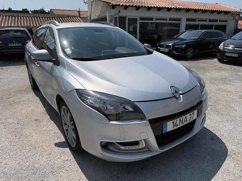 Usado Renault Mégane III 110 HP (80 kW) 2012 Cinzento Carrinha