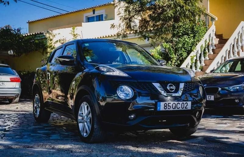 Usado Nissan Juke Acenta Connect 115 HP (84 kW) 2015 Preto SUV