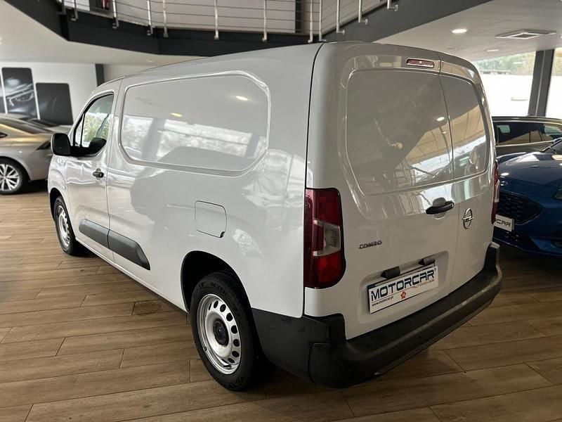 Usado Opel Combo Enjoy 102 HP (75 kW) 2023 Branco Sedan
