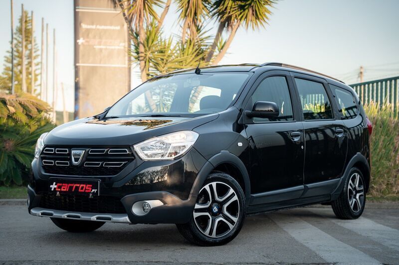 Preto Usado 2022 Dacia Lodgy Stepway Monovolume | € 17.900 (Preço justo) - Imagem 1/4