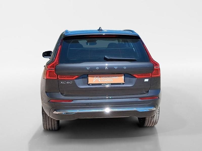 Usado Volvo XC60 350 HP (257 kW) 2023 Cinzento SUV