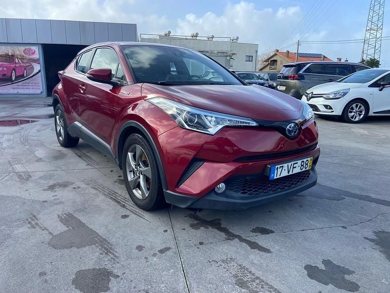 Usado Toyota C-HR Comfort 98 HP (72 kW) 2018 Vermelho SUV