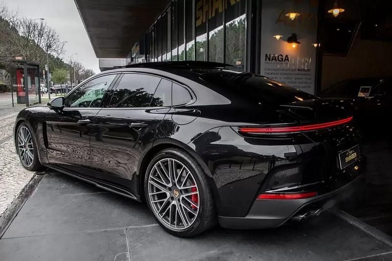 Usado Porsche Panamera 4S 544 HP (400 kW) 2025 Preto Sedan