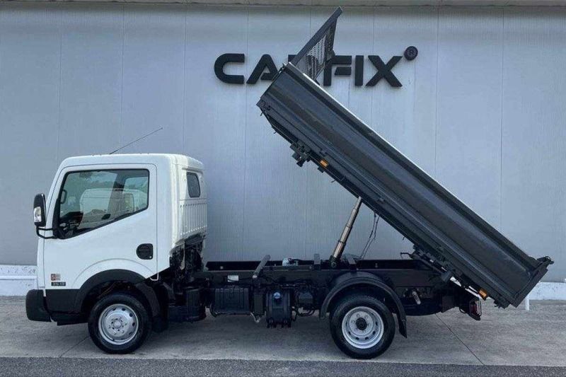 Branco Usado 2018 Nissan Cabstar Pickup | € 37.499 - Imagem 1/4