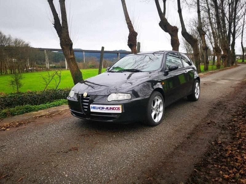 Preto Usado 2004 Alfa Romeo 147 Progression Citadino | € 5.500 - Imagem 1/4