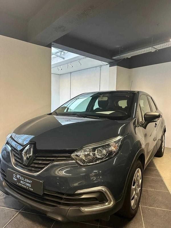 Cinzento Usado 2018 Renault Captur SUV | € 12.990 (Preço justo) - Imagem 1/4