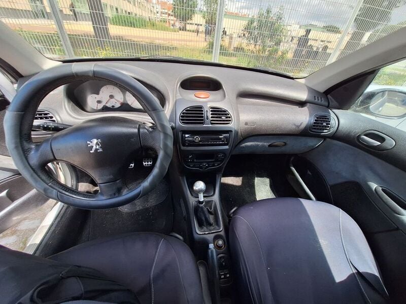 Usado 2002 Peugeot 206 | € 1.500 (Preço justo) - Imagem 1/4