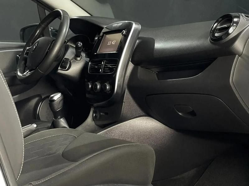 Usado Renault Clio V 90 HP (66 kW) 2020 Cinzento Carrinha
