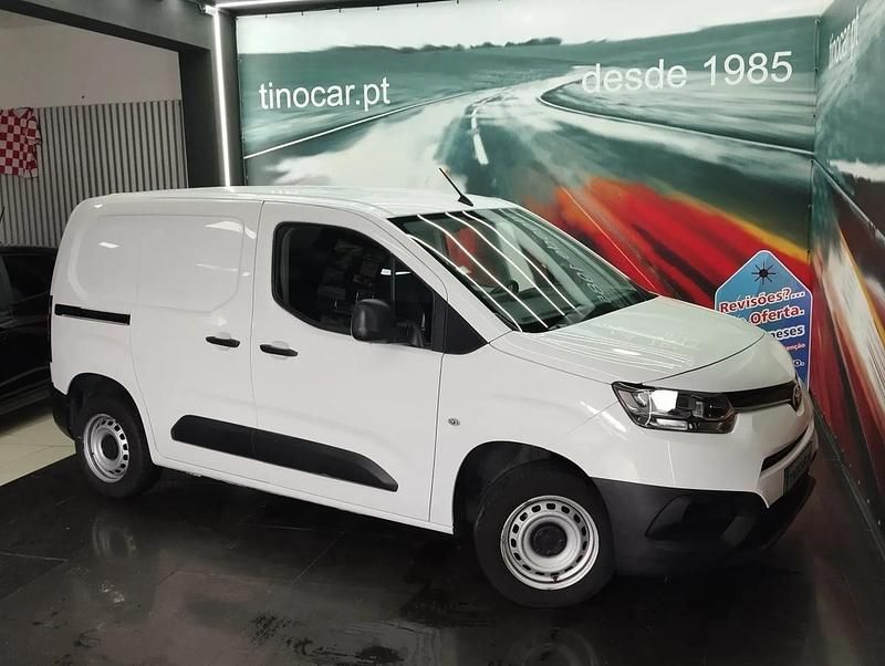 Branco Usado 2020 Toyota Proace Monovolume | € 13.999 (Preço justo) - Imagem 1/4