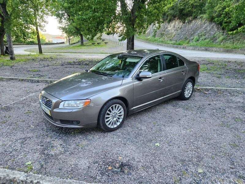 Usado 2009 Volvo S80 Sedan | € 5.990 - Imagem 1/4