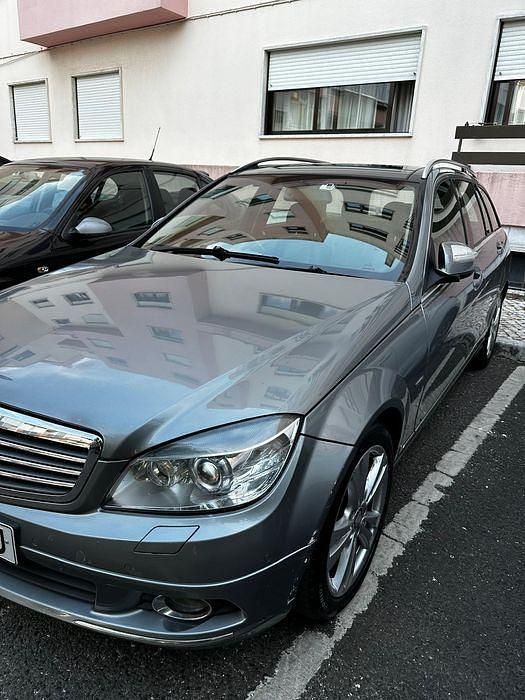 Usado 2008 Mercedes C220 Sedan | € 5.600 - Imagem 1/4