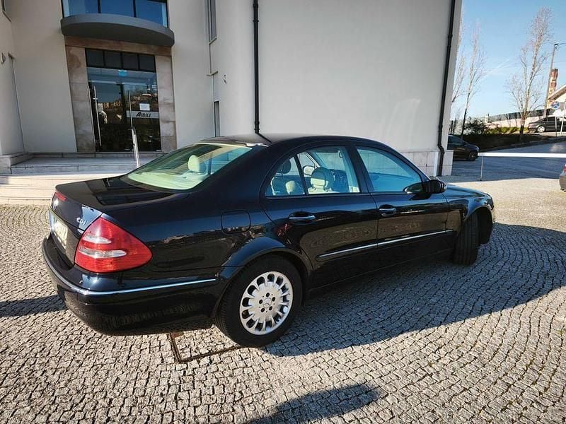 Usado Mercedes E220 150 HP (110 kW) 2004 Sedan