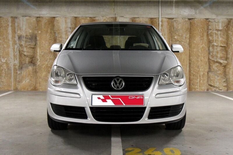 Cinza Usado 2006 VW Polo Citadino | € 4.580 (Preço justo) - Imagem 1/4