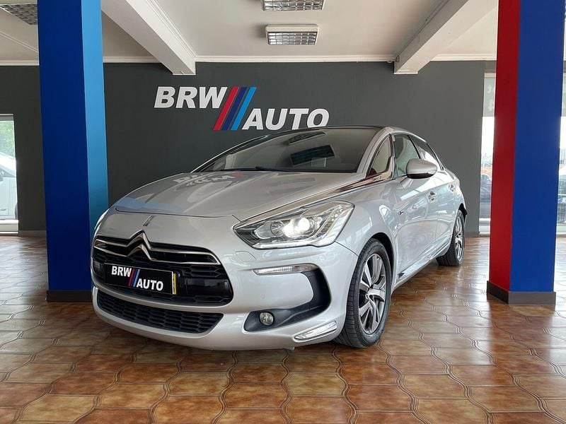 Usado DS Automobiles DS5 Sport Chic 200 HP (147 kW) 2014 Cinzento Citadino