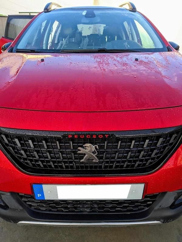 Usado Peugeot 2008 110 HP (80 kW) 2016 Vermelho SUV
