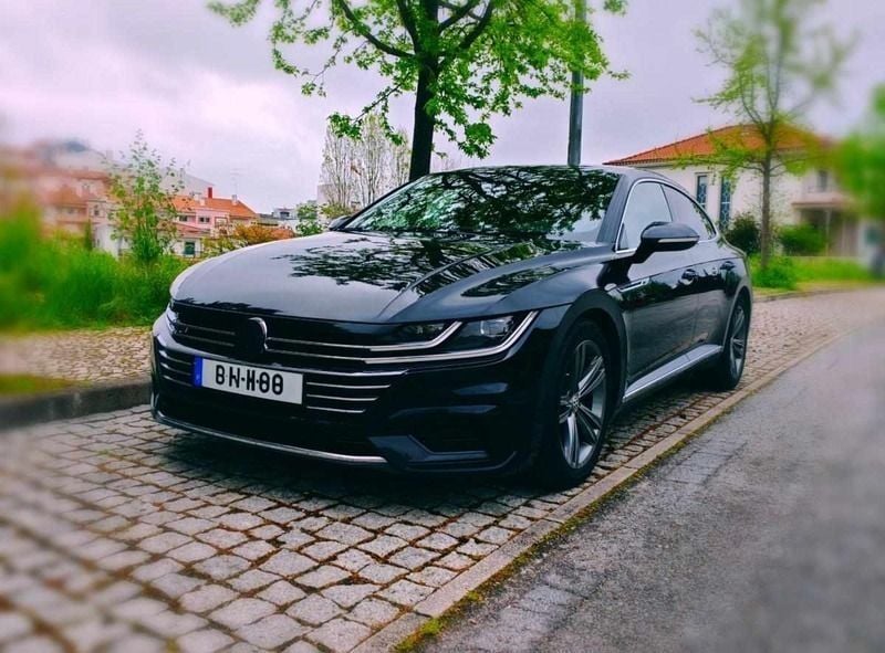 Preto Usado 2018 VW Arteon Coupé | € 15.500 - Imagem 1/4