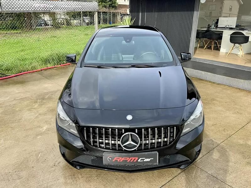 Usado Mercedes CLA200 Shooting Brake Urban 136 HP (100 kW) 2015 Preto Carrinha