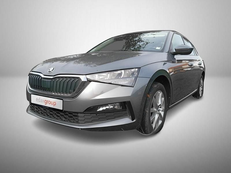 Cinza Usado 2023 Skoda Scala Ambition Citadino | € 15.490 (Super Preço) - Imagem 1/4