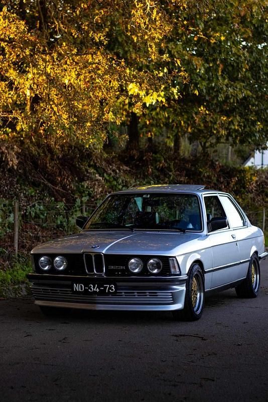 Cinzento Usado 1983 BMW 323 Sedan | € 23.500 - Imagem 1/4