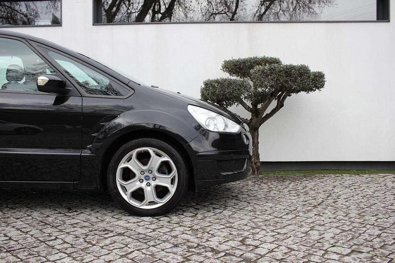 Usado Ford S-MAX Titanium 140 HP (102 kW) 2007 Preto Monovolume