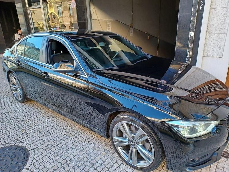 Preto Usado 2017 BMW 330e iPerformance Sedan | € 17.500 (Preço justo) - Imagem 1/4