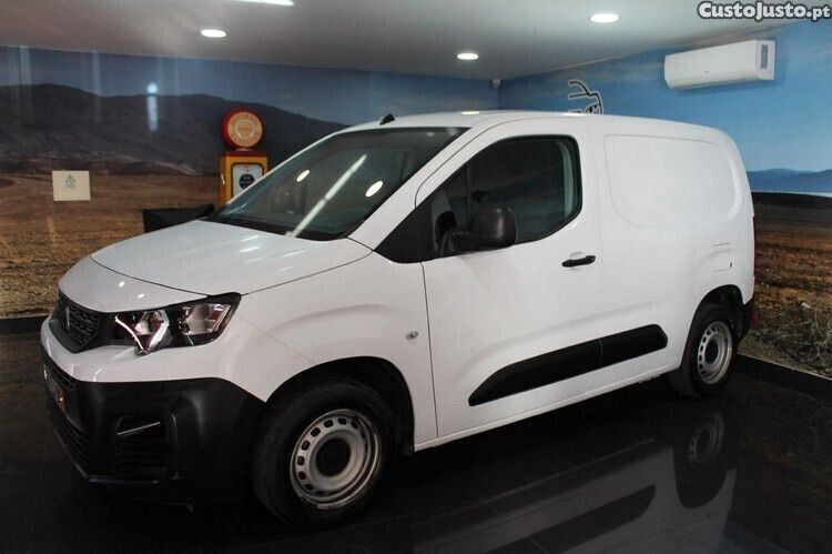 Branco Usado 2021 Peugeot Partner Monovolume | € 14.500 (Preço justo) - Imagem 1/1