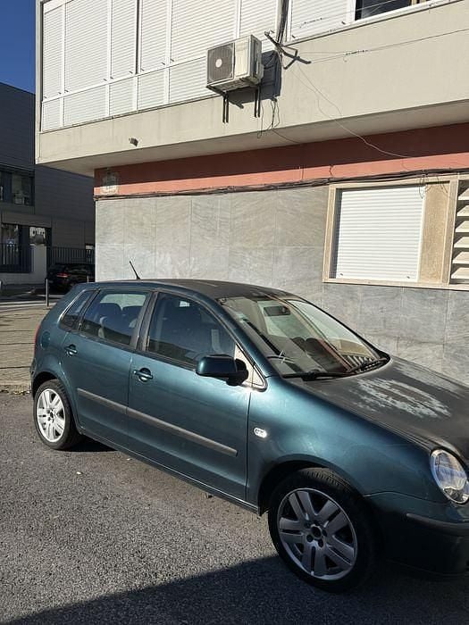 Usado 2002 VW Polo Highline Sedan | € 1.400 (Super Preço) - Imagem 1/4