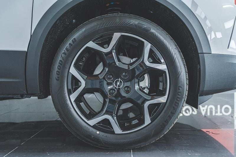 Usado Opel Mokka GS Line 130 HP (95 kW) 2023 Cinzento SUV