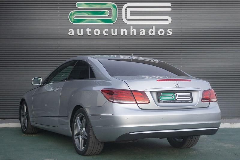 Usado Mercedes E220 170 HP (125 kW) 2013 Cinza Coupé