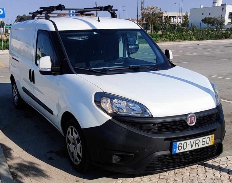 Branco Usado 2018 Fiat Doblò Monovolume | € 11.950 (Preço justo) - Imagem 1/4