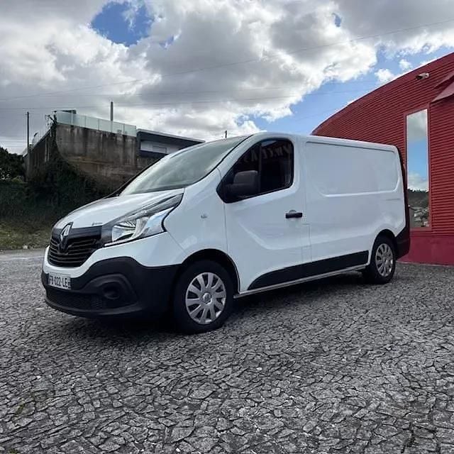 Usado Renault Trafic Komfort 125 HP (91 kW) 2018 Branco Monovolume