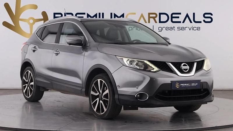 Cinzento Usado 2015 Nissan Qashqai SUV | € 14.990 (Preço justo) - Imagem 1/4