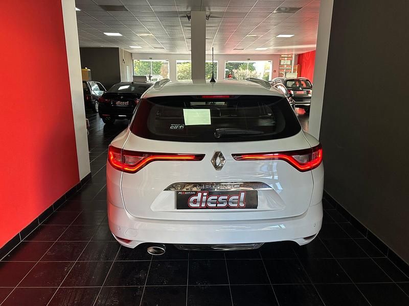 Usado Renault Mégane GrandTour Intens 110 HP (80 kW) 2018 Branco Carrinha