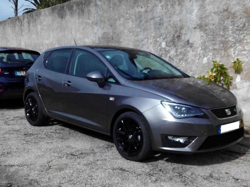 Cinzento Usado 2016 Seat Ibiza Citadino | € 12.000 (Preço justo) - Imagem 1/4