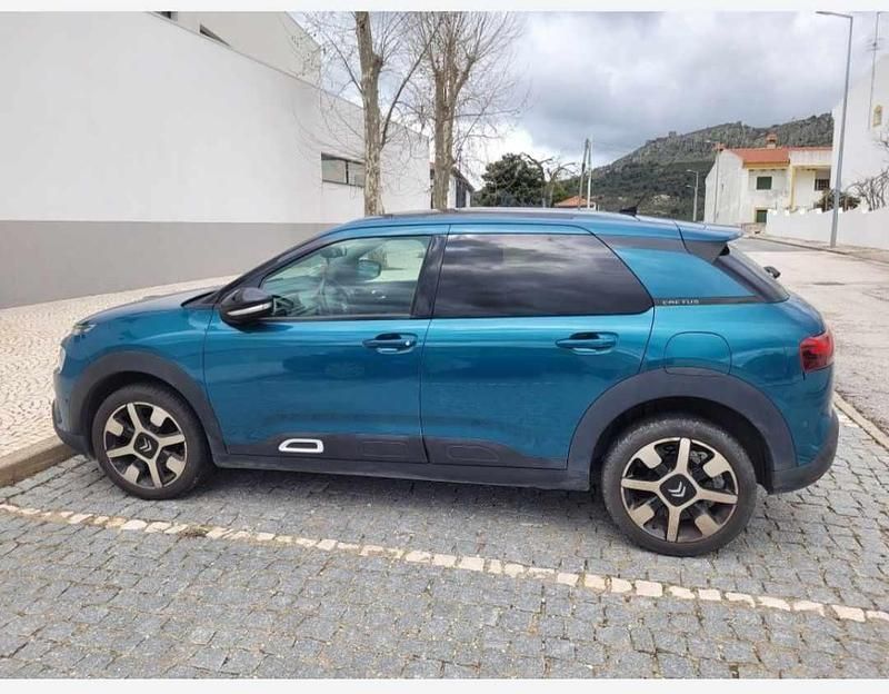 Azul Usado 2018 Citroën C4 Cactus PureTech Citadino | € 10.500 (Bom preço) - Imagem 1/4