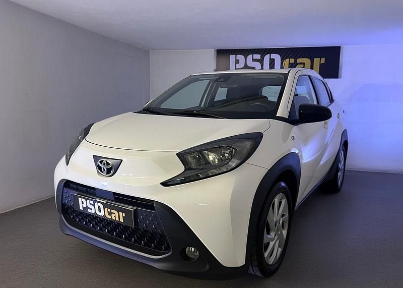 Branco Usado 2023 Toyota Aygo X Play SUV | € 16.500 (Preço elevado) - Imagem 1/4
