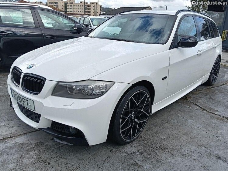 Branco Usado 2011 BMW 318 Sport Line Carrinha | € 14.450 (Caro) - Imagem 1/1